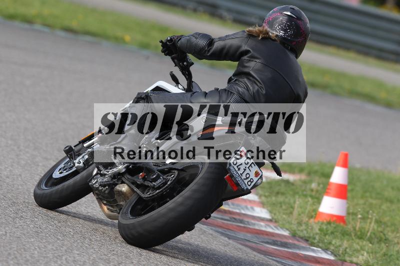 /Archiv-2025/10 23.04.2025 Cornu Master School ADR/gruen-vert/67